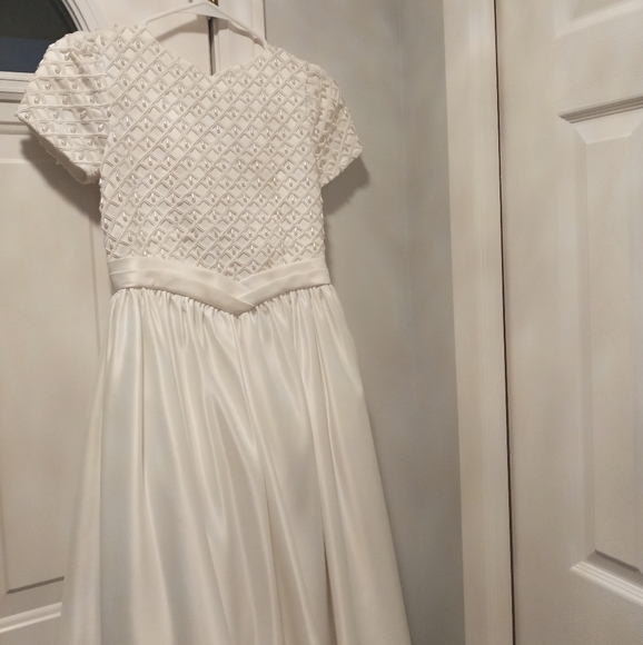 Children Dress - Picture 4 of 5